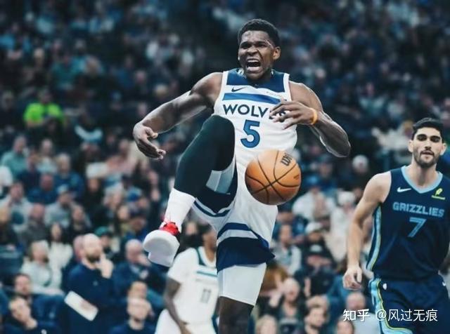 灰熊逆转战胜快船,莫兰特展现潜力 灰熊逆转战胜快船,莫兰特展现潜力