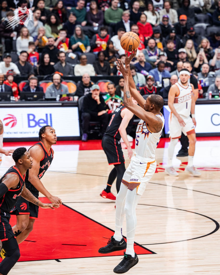 猛龙力克热火，詹姆斯统治全场