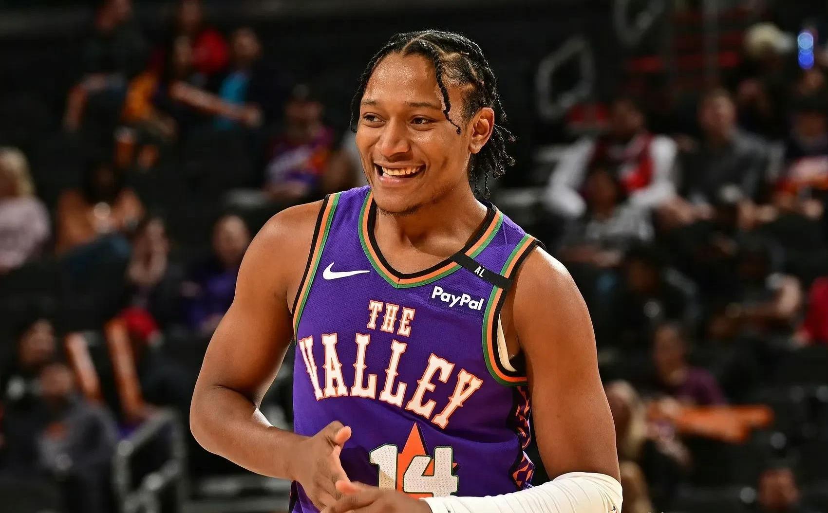 火箭鏖战青岛队，戈贝尔刷新纪录