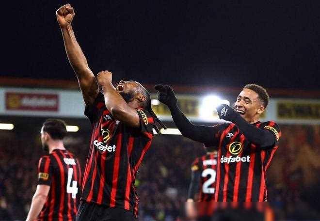 伯恩茅斯客场逆袭，反超对手实现突破