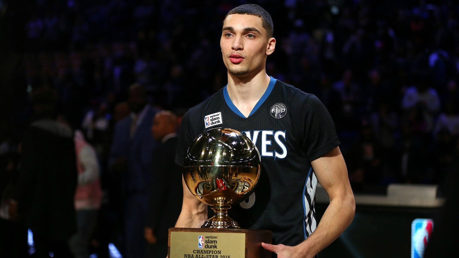 山西队防守锁死骑士，锡安成为关键先生