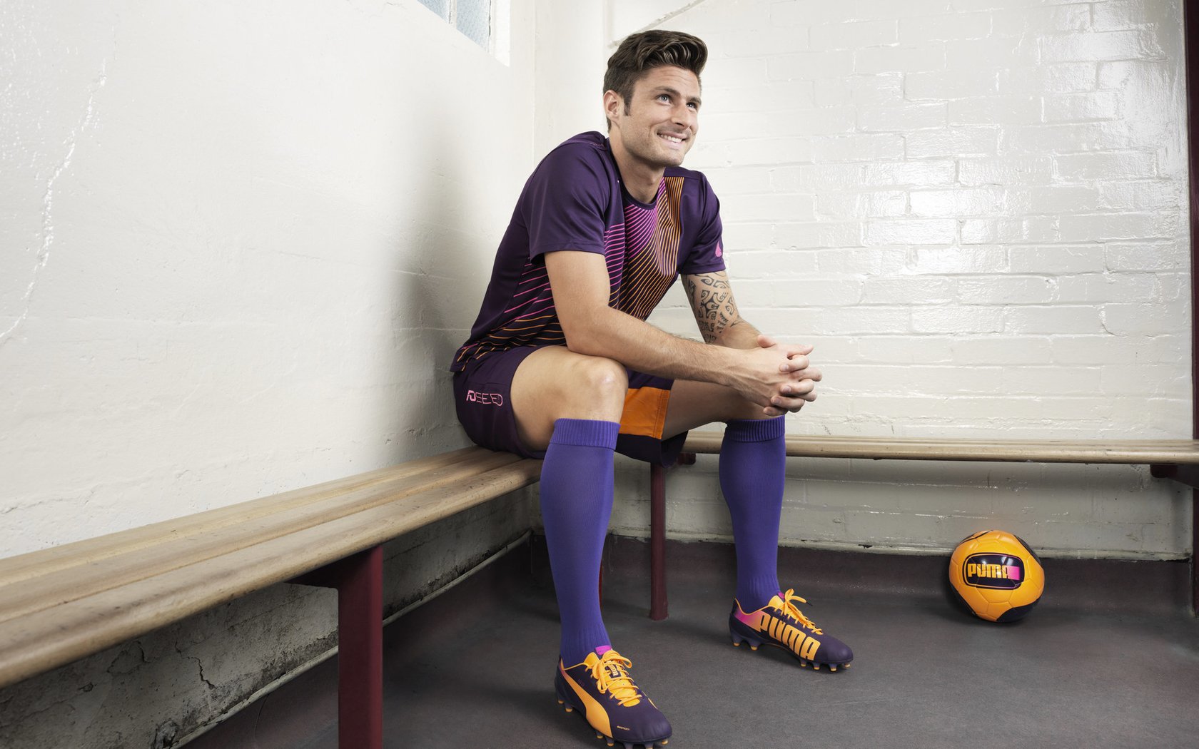 欧冠淘汰赛之夜，米切尔一锤定音，蓝黑军团绝境逢生