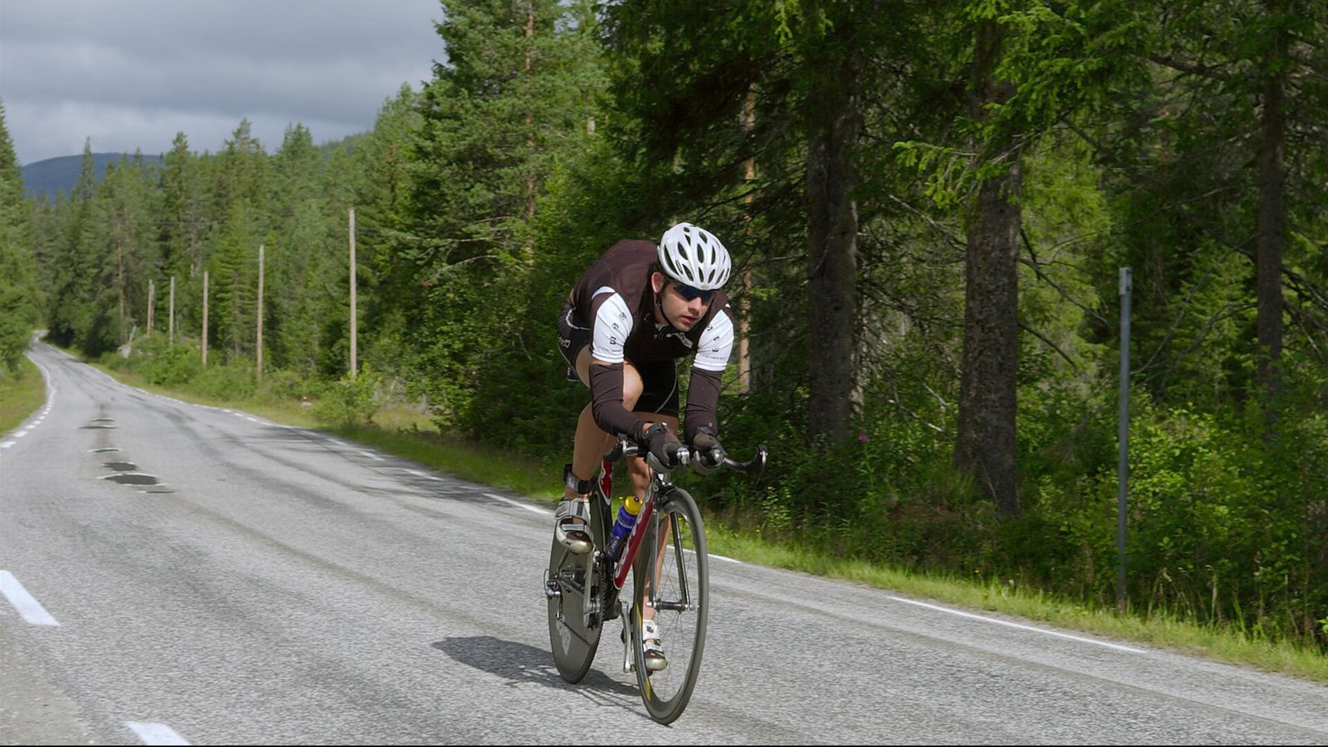 北欧风暴与东方利剑，瑞典完胜波兰，许昕展现统治级表现